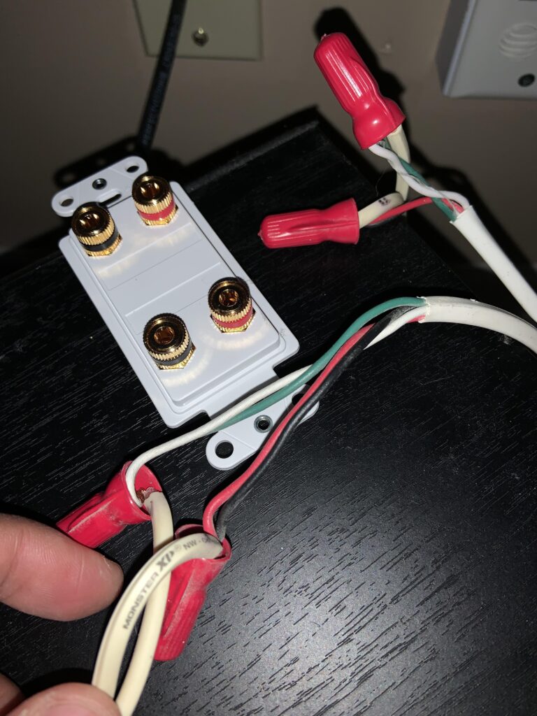 How to Connect 4 Conductor Speaker Wire to Receiver